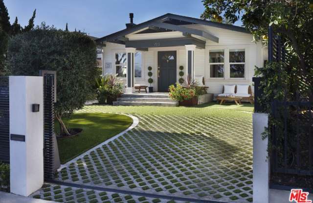 Photo of 725 N Harvard Blvd