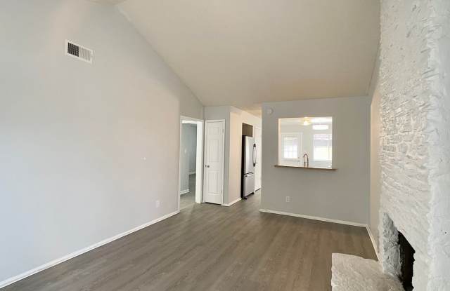 2/1 Duplex in North Austin