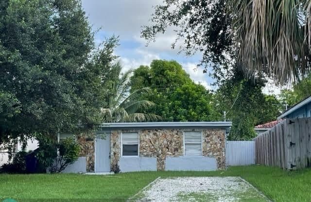 2881 NW 11th Pl - 2881 Northwest 11th Place, Roosevelt Gardens, FL 33311