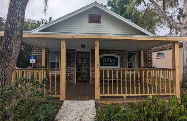 209 N Pine Street