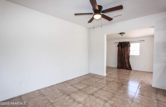 3407 N Catherine Drive