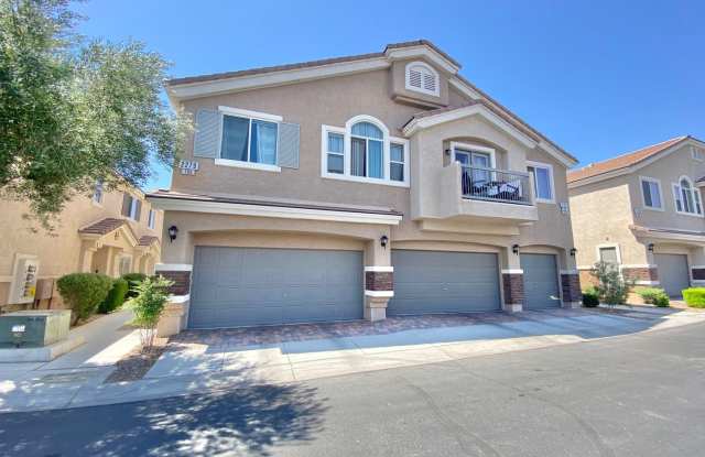 COMING SOON 3 BEDROOM 2.5 BATHS 2 CAR GARGAE TOWNHOUSE WITH A PRIVATE COURTYARD