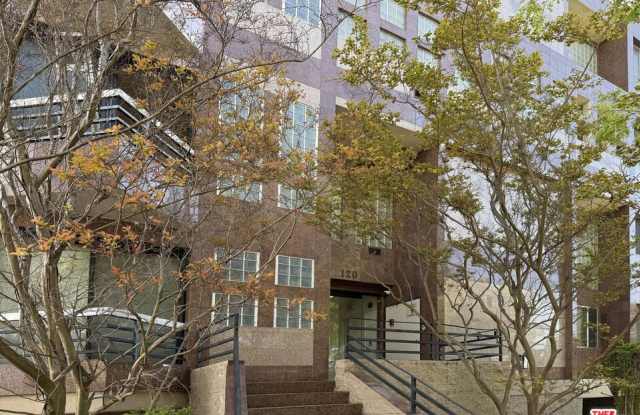 Photo of 120 S Crescent Dr
