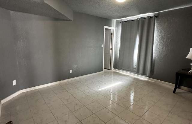 3181 Queens Garden Circle