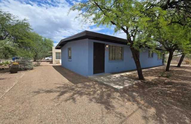 2642 North Santa Rita Avenue - 1