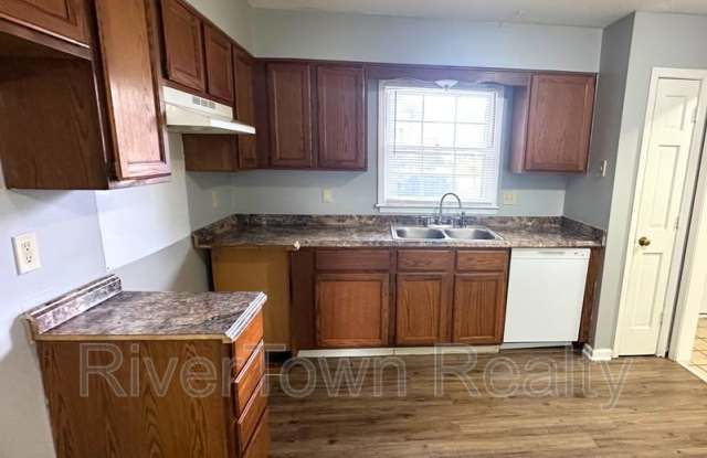 5541 Crepe Myrtle Dr