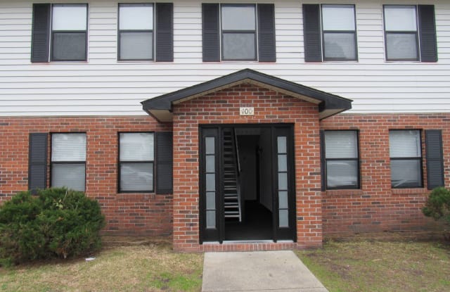 100 Ravenwood Apt A - 100 Ravenwood Dr, Jacksonville, NC 28546