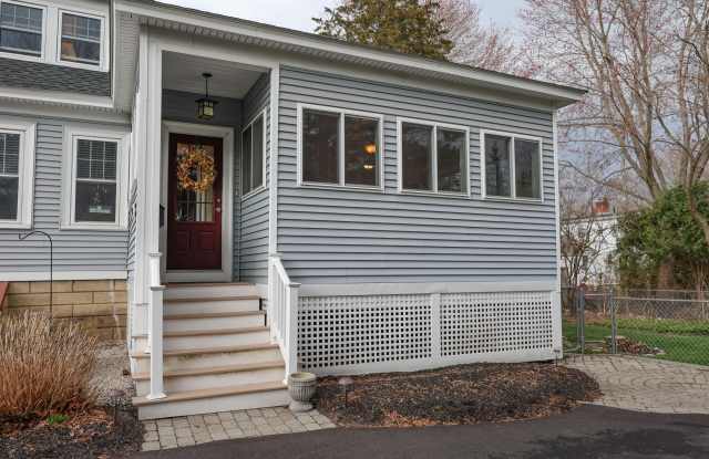 749 Maple Street