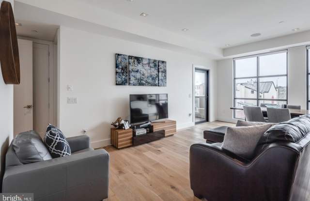 240 N 2ND Street unit: 3W