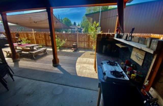 133 S Fremont Ave - 2