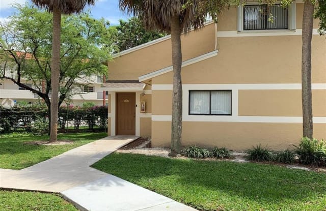 209 Palm Cir E - 209 Palm Circle East, Pembroke Pines, FL 33025