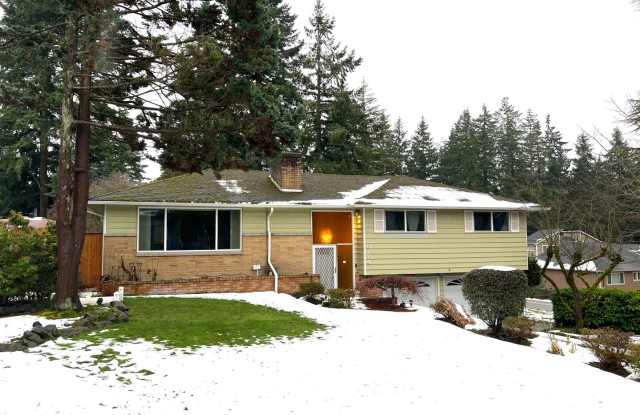 8724 Maple Lane