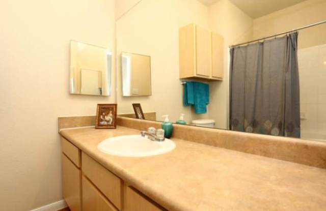 1506 S Interstate 35, #2294