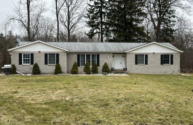 26528 FARMINGTON Road - 26528 Farmington Road, Farmington Hills, MI 48334