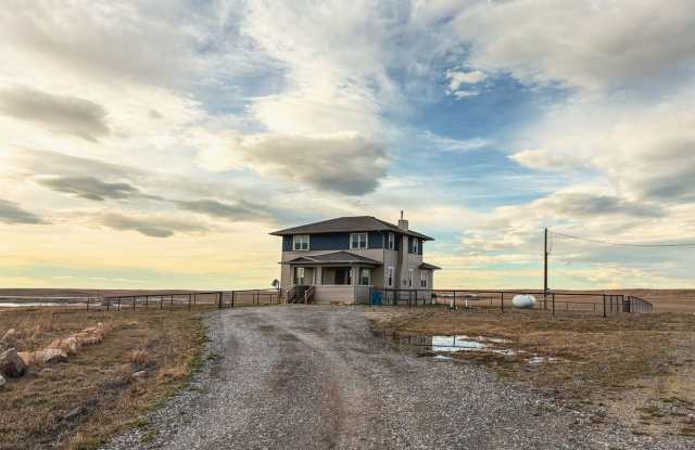 4 bed 2 bath Home out in the Country