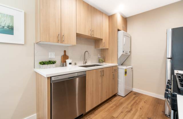 419 West Queen Street