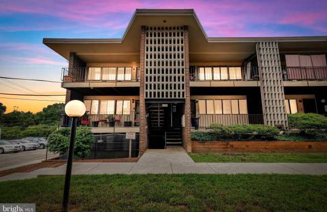 3904 STONE GATE Drive unit: A