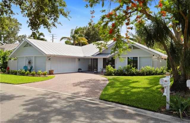 Photo of 10380 SE Jupiter Narrows Drive