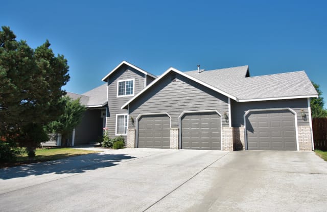 210 Brookwood Loop - 210 Brookwood Loop, Richland, WA 99352