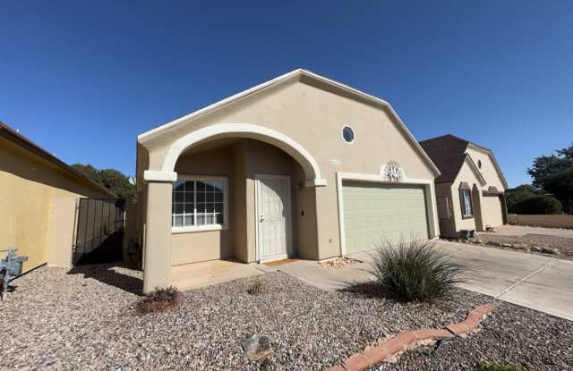 Large beautiful 2 bedroom house- Available now!