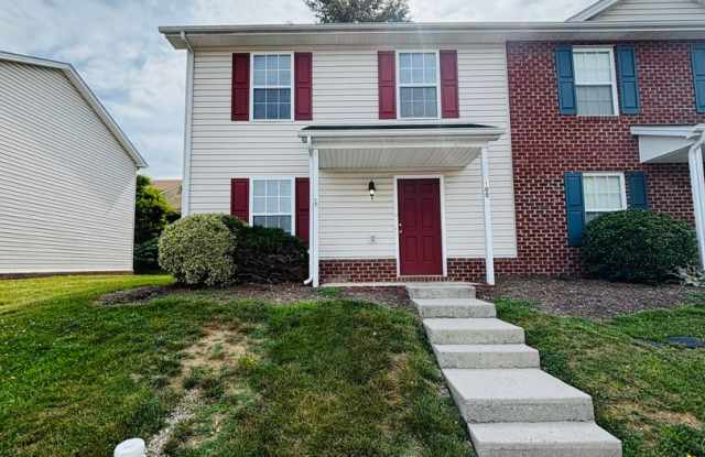 3 Bedroom, 2.5 Bath Townhouse