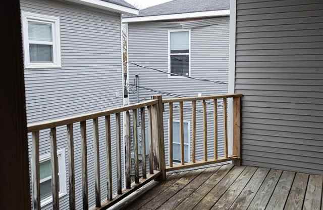 Spacious 2 Bedroom Walkable to Downtown