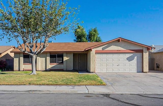 4318 Sun Vista Dr - 4318 East Sun Vista Drive, Sunrise Manor, NV 89104