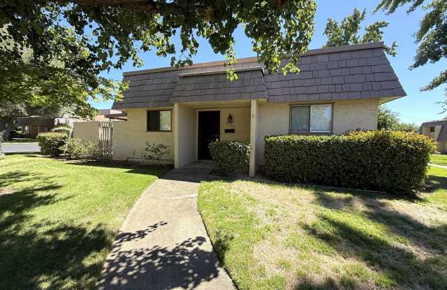 Nicely updated single story condo in Carmichael