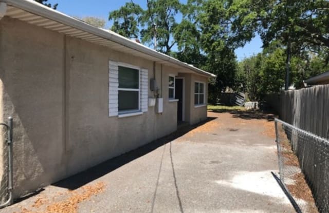 10795 71st Ave - 10795 71st Avenue, Seminole, FL 33772