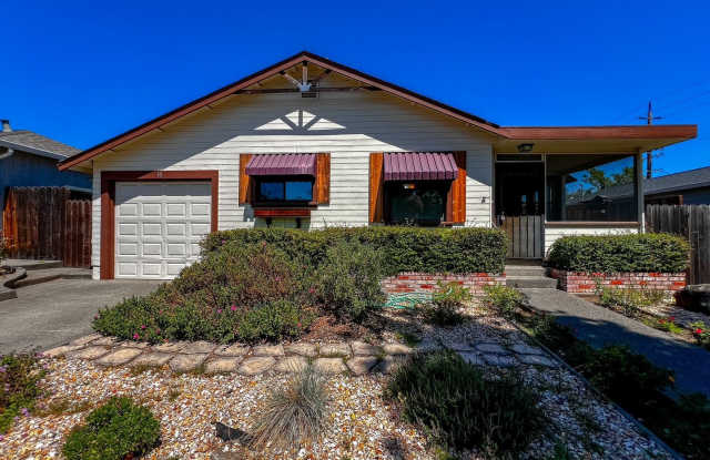 Charming 2 Bedroom, 2 Bathroom Home in Napa
