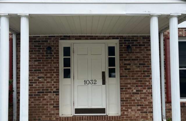 Photo of 2 Bed, 1 Bath Apartment