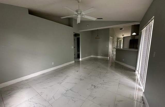 1492 Glencove Avenue NW