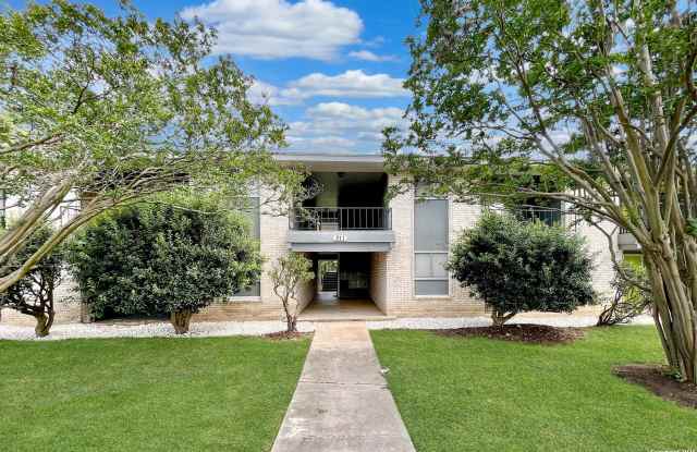 Photo of 311 E San Antonio unit: 201