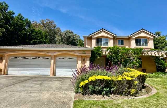 Los Gatos 4 Bedroom Spacious Home in Great Neighborhood With Pool!