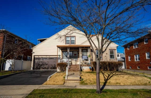 840 Seymour Ave
