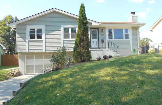 Photo of Comfortable 3-Bedroom Home with Park Access  Easy Commute