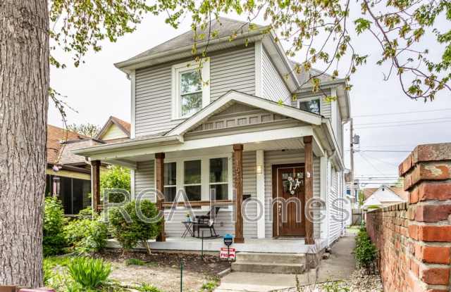 1547 Hoyt Avenue