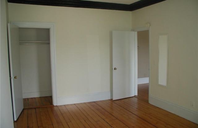 100 Bowen Street unit: 3 W