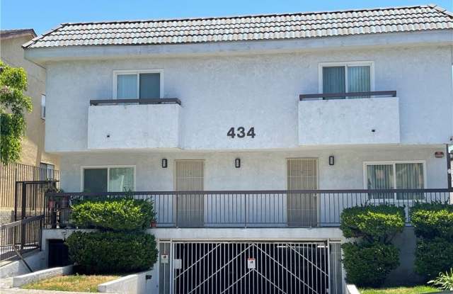 434 E Tujunga Avenue