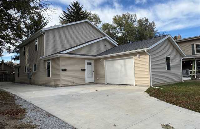 Photo of 430 2nd Street NE