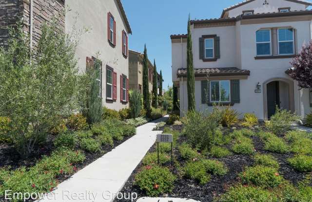 3033 Vittoria Loop Dublin, CA 94568