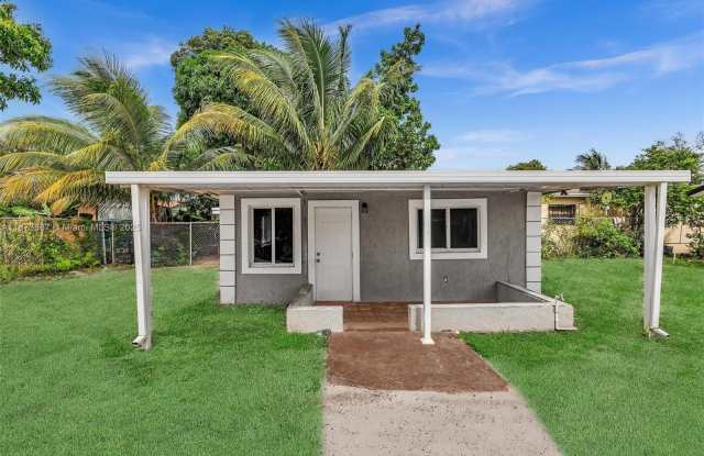 Photo of 921 NW 110th St