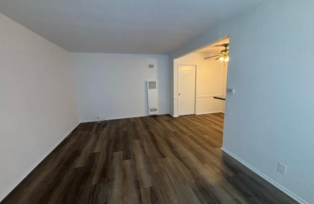 443 S. Alexandria Ave.