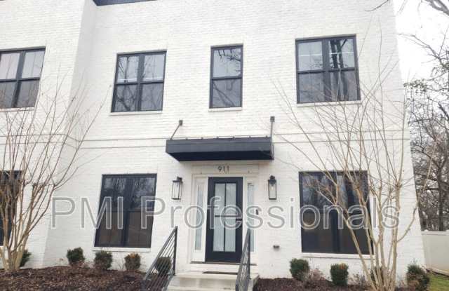 Photo of 227 S Bilbro Ave