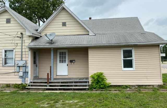 400 N Anderson St - 400