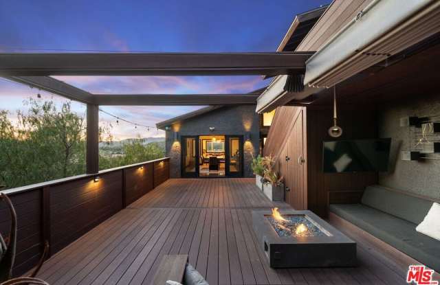 28207 Laura La Plante Dr