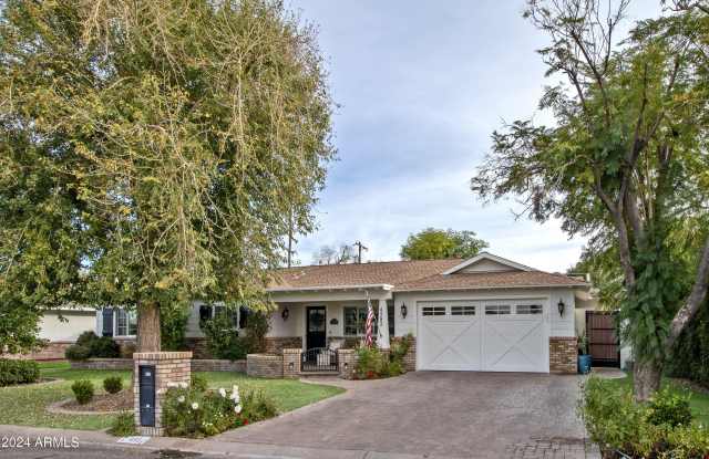 4582 E CALLE REDONDA --
