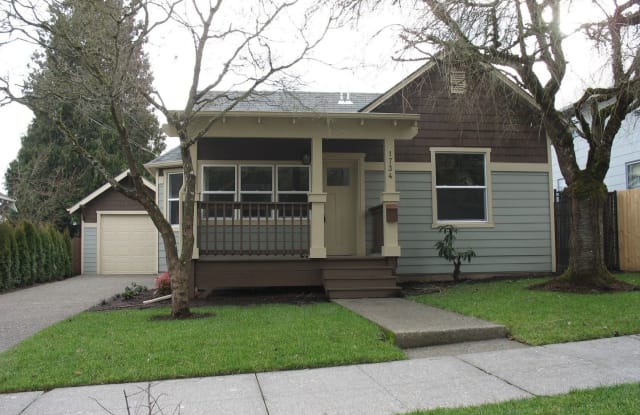 1734 SE Nehalem St - 1734 Southeast Nehalem Street, Portland, OR 97202