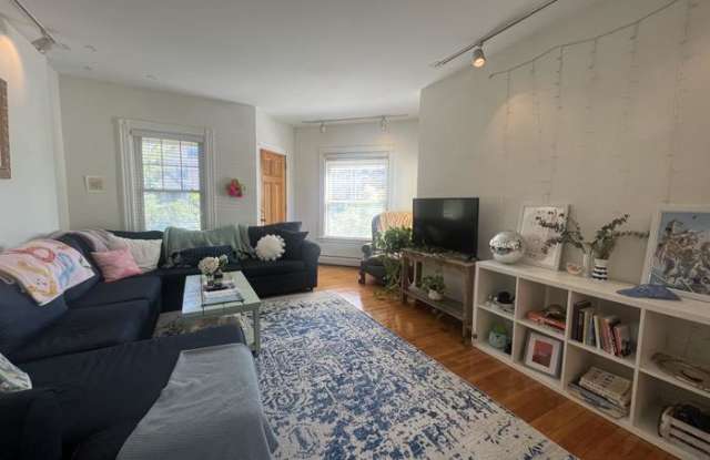 Photo of 27 Holton St.