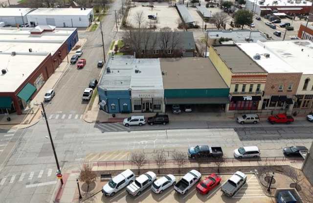 214 E Chambers Street